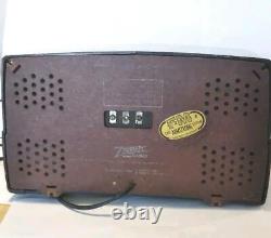Rare Vintage Zenith America Vacuum tube radio type 7H520 made in USA
