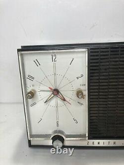 Rare Vintage Zenith Model J727 Tube Clock AM-FM Radio Retro Mid Century