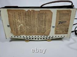 Rare Zenith Deluxe Model K518 Am radio Alarm Clock- 1952 Owl Eye White