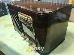 Refurbished 1940/41 Zenith Model 6S527 Table Radio with push button presets