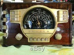 Refurbished 1940/41 Zenith Model 7S529 Table Radio with push button presets