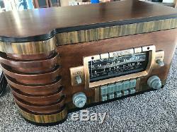 Refurbished 1940 Zenith Model 8-S-432 Table Radio with push button presets