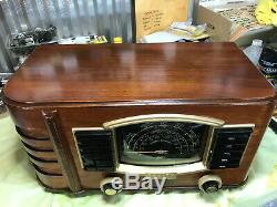 Refurbished 1941 Zenith Model 7S633R Table Radio with push button presets