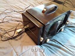 Restored 1940's Zenith Consol-tone Tube Table Radio