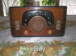 Restored 1942 Zenith 6D630 Consol-Tone Boomerang Black-Dial Wood Tube Radio