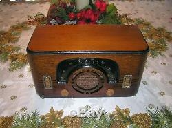 Restored 1942 Zenith 6D630 Consol-Tone Boomerang Black-Dial Wood Tube Radio
