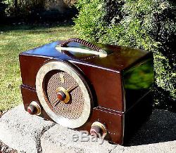 Restored, Near mint Old Antique Zenith Vintage H725 Tube Radio Works Perfect