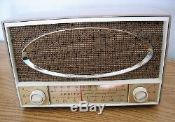 Restored Vintage ZENITH 1960 HIGH FIDELITY am / fm / MP3 compatible Table Radio