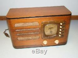 Selling my entire Tube Radio Collection This one is Zenith 5R316 Collectible