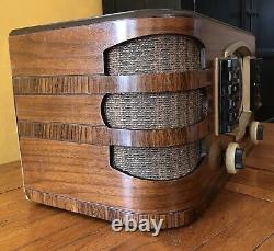 Sweet 1942 Zenith 6S-632 Black Dial Table Radio Works Great