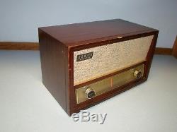 Tube Radio Collection Zenith C710R Collectible