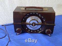 Tube radio Vintage Zenith model R615 bakélite