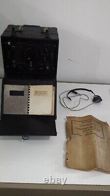 US WW2 1943 ZENITH TUBE FREQUENCY METER SCR-211-AC With Original Manual HEADSET