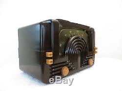 VINTAGE 1940s OLD ZENITH ART DECO SWIRLED BAKELITE MACHINE AGE MID CENTURY RADIO