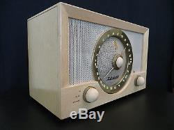 VINTAGE 1950s OLD ANTIQUE ZENITH BLOND WOOD NEAR MINT AM FM TUBE RADIO, WORKS