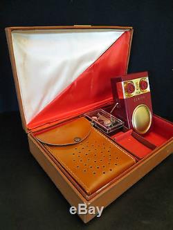 VINTAGE 1958 ZENITH OLD ANTIQUE MID CENTURY TRANSISTOR RADIO IN RARE GIFT BOX