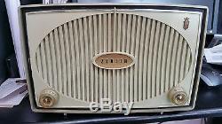 VINTAGE LIGHT GREEN ZENITH B615F TUBE RADIO Tested and Working