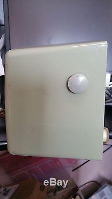 VINTAGE LIGHT GREEN ZENITH B615F TUBE RADIO Tested and Working
