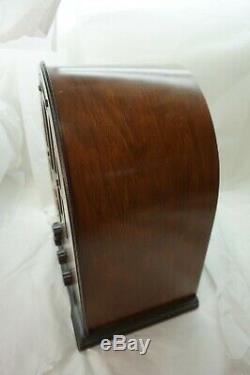 VINTAGE ZENITH RADIO CATHEDRAL MODEL 805 TUBE ART DECO 1930s WOOD CASE 15in d