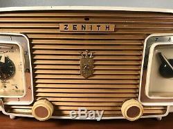VINTAGE Zenith EAMES ERA CLOCK TUBE RADIO AM MID CENTURY 6K03 WORKS