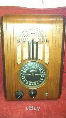 Vintage 1937-38 zenith Model 5-S-228 standard & short wave 5 tube radio