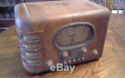 Vintage 1939 Zenith Table Radio AM Shortwave