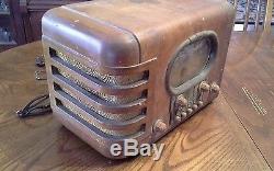 Vintage 1939 Zenith Table Radio AM Shortwave
