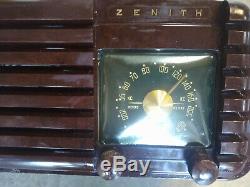 Vintage 1940s Zenith Long Distance Bakelite Tube Radio Model 6d612