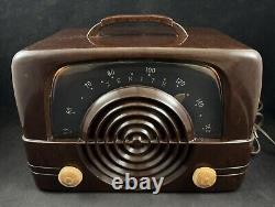 Vintage 1941 Zenith 6D-614 Bakelite Radio Receiver