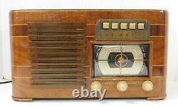 Vintage 1941 Zenith Model 6-S-527 Tabletop Radio. Absolutely Beautiful