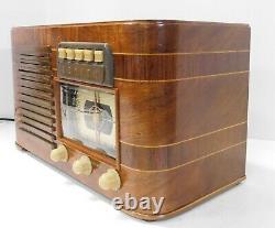Vintage 1941 Zenith Model 6-S-527 Tabletop Radio. Absolutely Beautiful