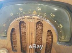 Vintage 1942 ZENITH BOOMERANG TUBE RADIO TABLETOP CONSOL-TONE