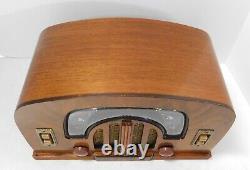 Vintage 1942 Zenith Model 6-D-2615 Table Radio Boomerang WWII Era Beautiful
