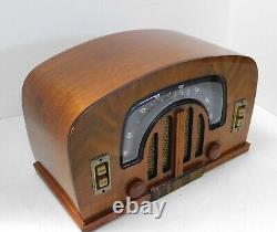 Vintage 1942 Zenith Model 6-D-2615 Table Radio Boomerang WWII Era Beautiful