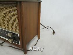 Vintage 1946-51 Zenith Long Distance Tube AM/FM Walnut Radio T2542
