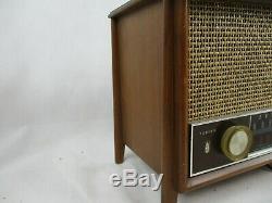 Vintage 1946-51 Zenith Long Distance Tube AM/FM Walnut Radio T2542