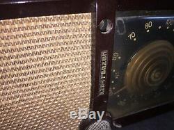 Vintage 1946 Zenith Consol Tone Bakelite Radio Made in USA Model 5D011