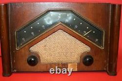 Vintage 1946 Zenith boomerang 6D029 Table Top Radio WORKING & SOUNDS GREAT