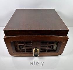 Vintage 1949 Zenith 5R086 Tube Radio Record Player Turntable POWERS ON