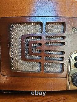 Vintage 1949 Zenith 5R086 Tube Radio and Record Player 5C02 Chassis