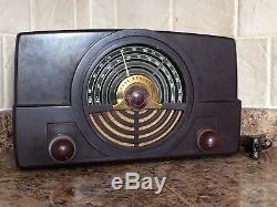 Vintage 1949 Zenith Tube Radio Model 7H920 with Bakelite Case 7F01