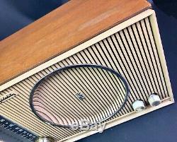 Vintage 1950's Zenith Model C845 AM / FM High Fidelity Radio Works