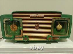 Vintage 1950's Zenith Radio