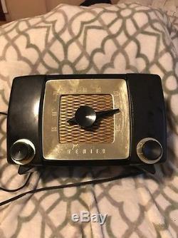 Vintage 1950's Zenith Radio Model H615Z Bakelite Tube Radio