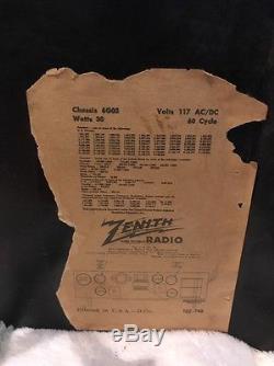 Vintage 1950's Zenith Radio Model H615Z Bakelite Tube Radio