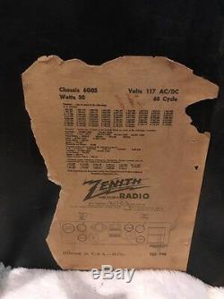Vintage 1950's Zenith Radio Model H615Z Tube Radio