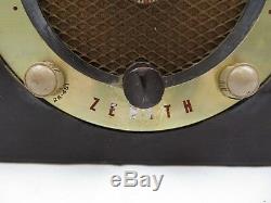 Vintage 1950's Zenith Tube Radio Bakelite