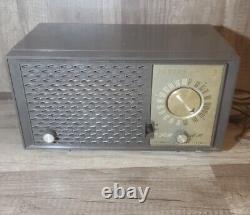 Vintage 1950's Zenith Tube Radio Model L 723 S-52233 Made In Usa 12x 6x 7