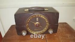 Vintage 1950s Zenith H725 Bakelite Tube Radio Working Standard FM Antique