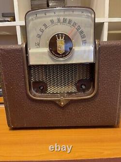 Vintage 1951 Zenith Portable AM Radio G503